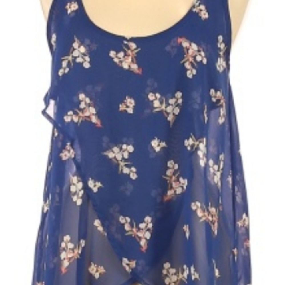 Lush sleeveless blouse